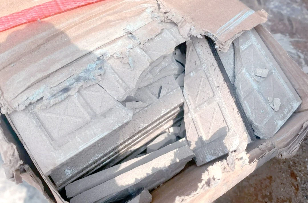 Transporting broken tiles Transporting broken tiles